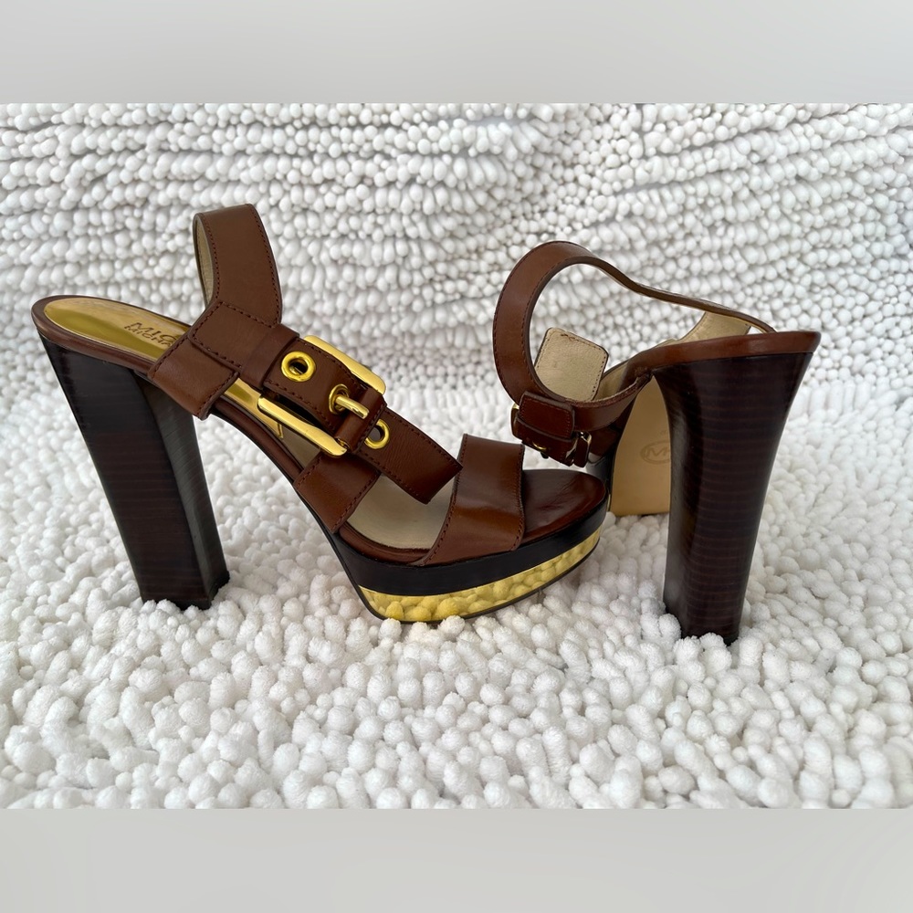 MICHAEL Michael Kors. Very comfortable. Go with everything